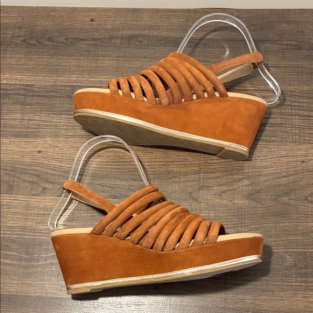Donald J Pliner Suede Platform Wedge Size 8.5